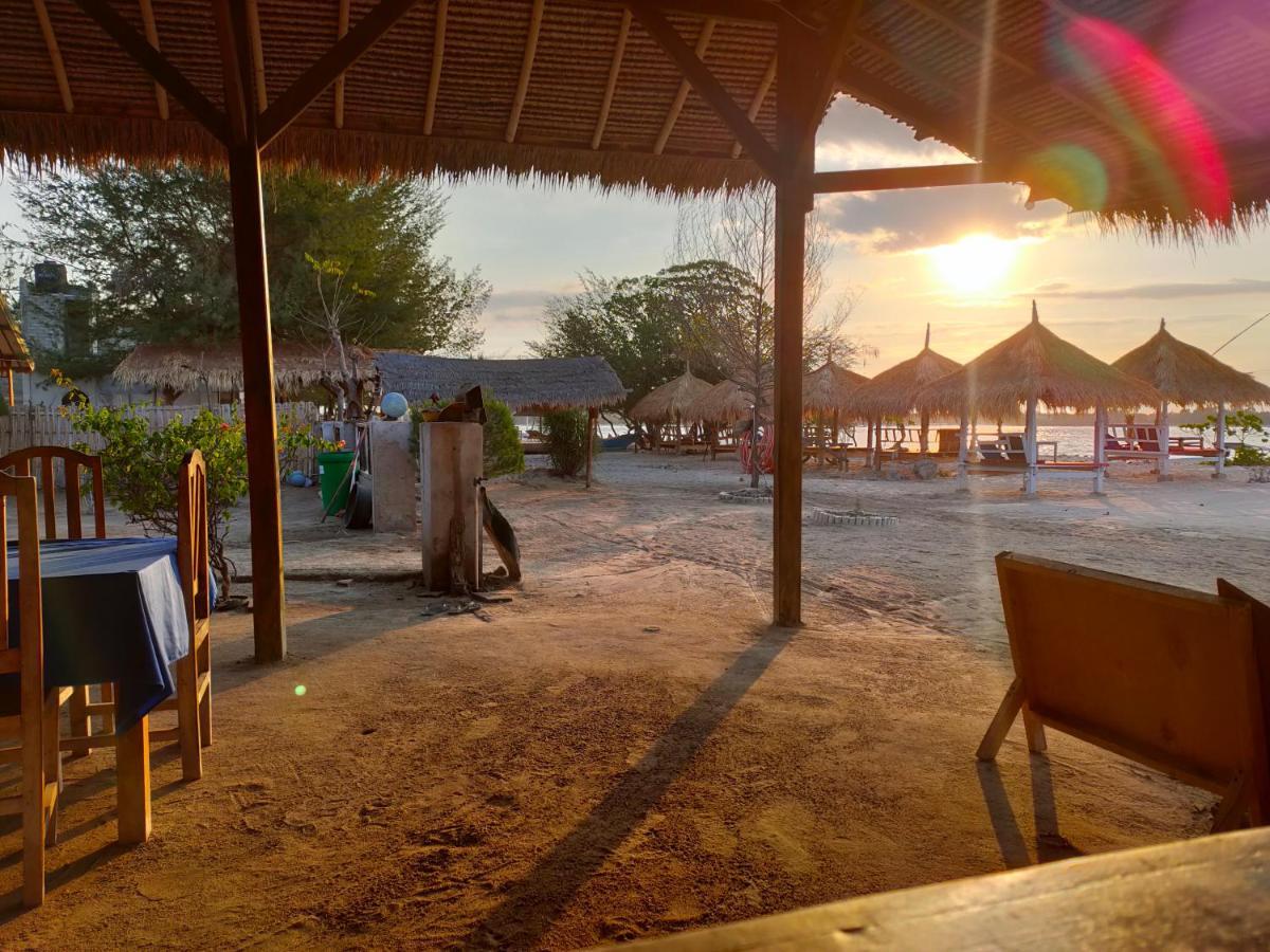 Sunset Beach Bungalow Gili Meno Ngoại thất bức ảnh
